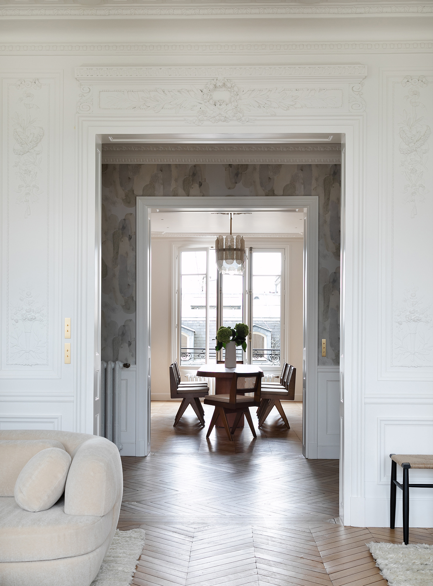 Appartement bordelais lumineux aux volumes classiques et au mobilier contemporain